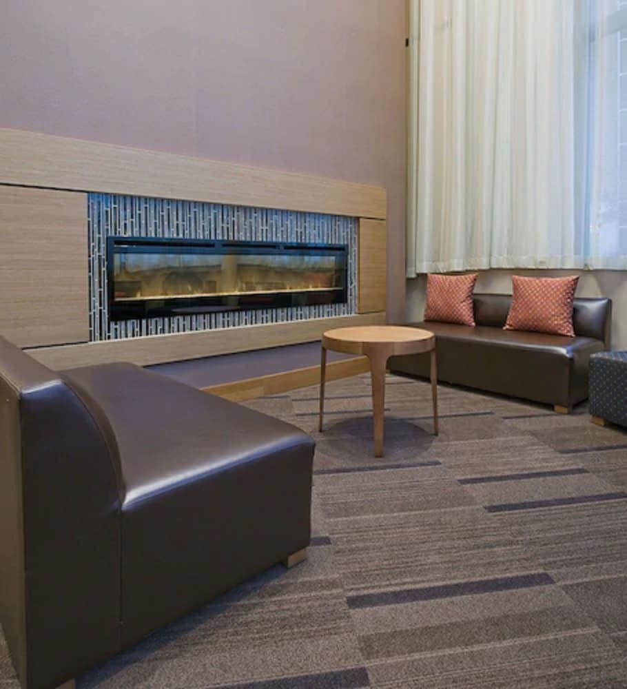 Hyatt Place Bloomington / Normal Eksteriør billede