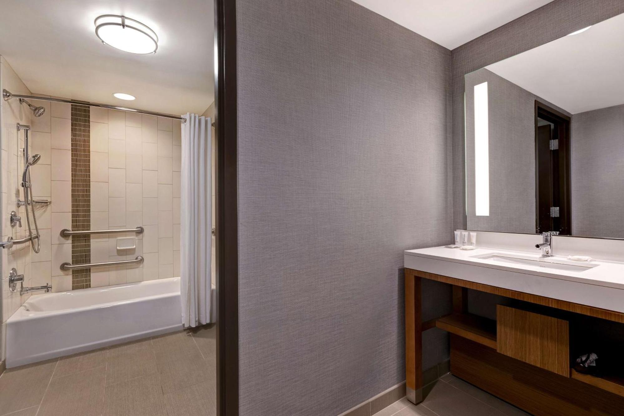 Hyatt Place Bloomington / Normal Eksteriør billede