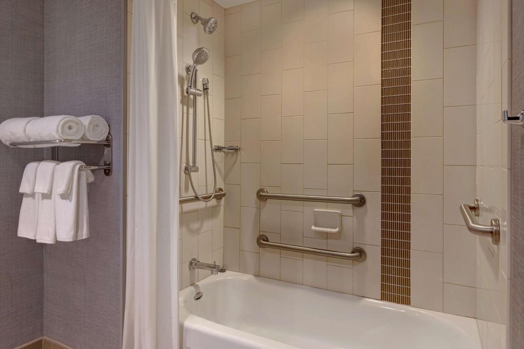 Hyatt Place Bloomington / Normal Eksteriør billede